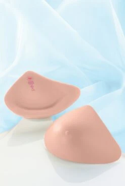 Brustprothese TriNature Asymmetric SoftLite -Amoena Verkäufe 1081 2klein 1280x1280
