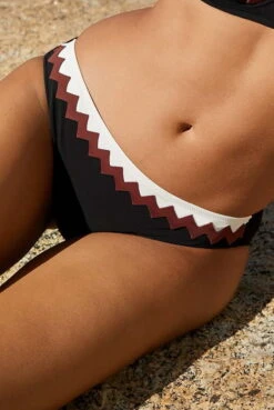 Bikini-Hose Zigzag